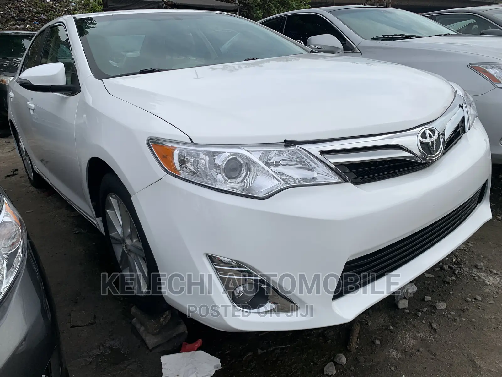 Toyota Camry XLE 4dr Sedan (2.5L 4cyl 6A) 2012 White