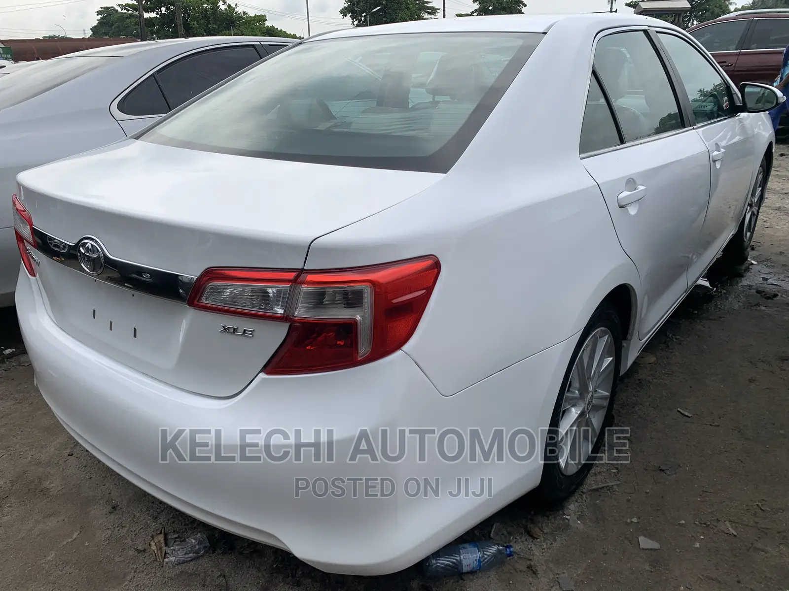 Toyota Camry XLE 4dr Sedan (2.5L 4cyl 6A) 2012 White