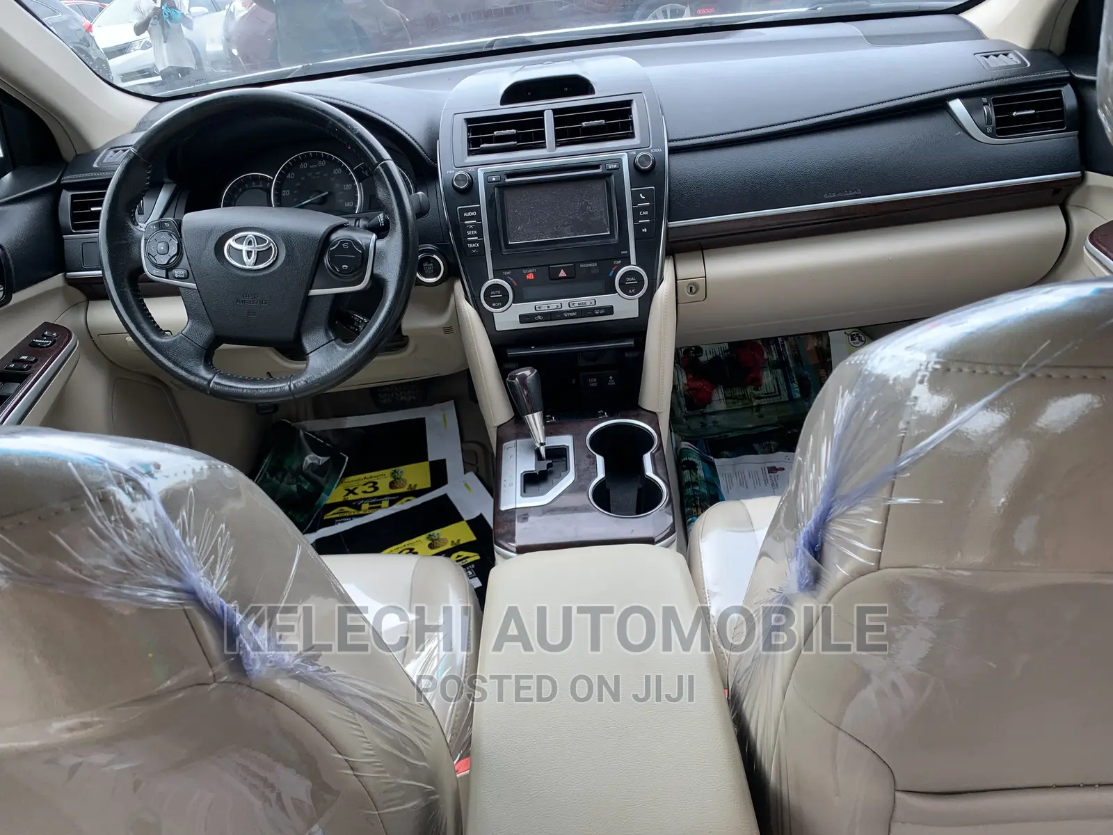 Toyota Camry XLE 4dr Sedan (2.5L 4cyl 6A) 2012 White