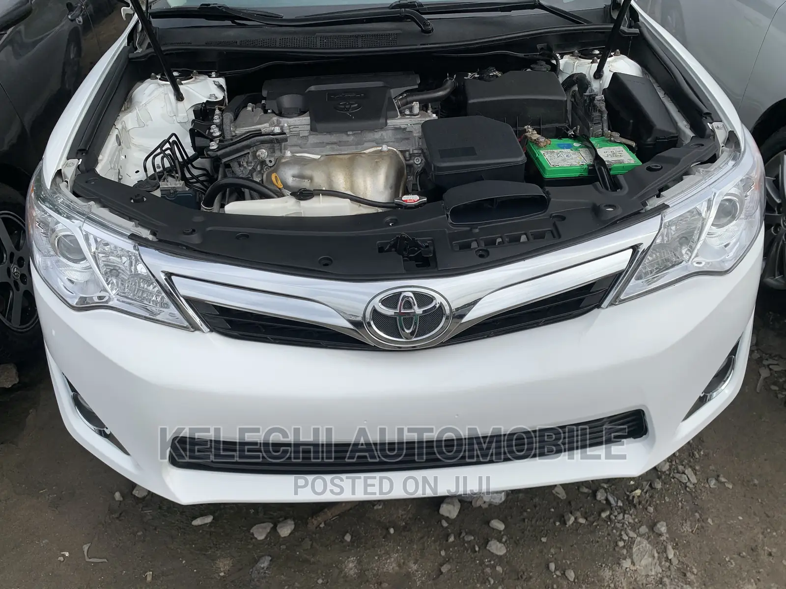Toyota Camry XLE 4dr Sedan (2.5L 4cyl 6A) 2012 White