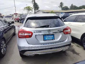 Mercedes-Benz GLA 250 2017 Gray