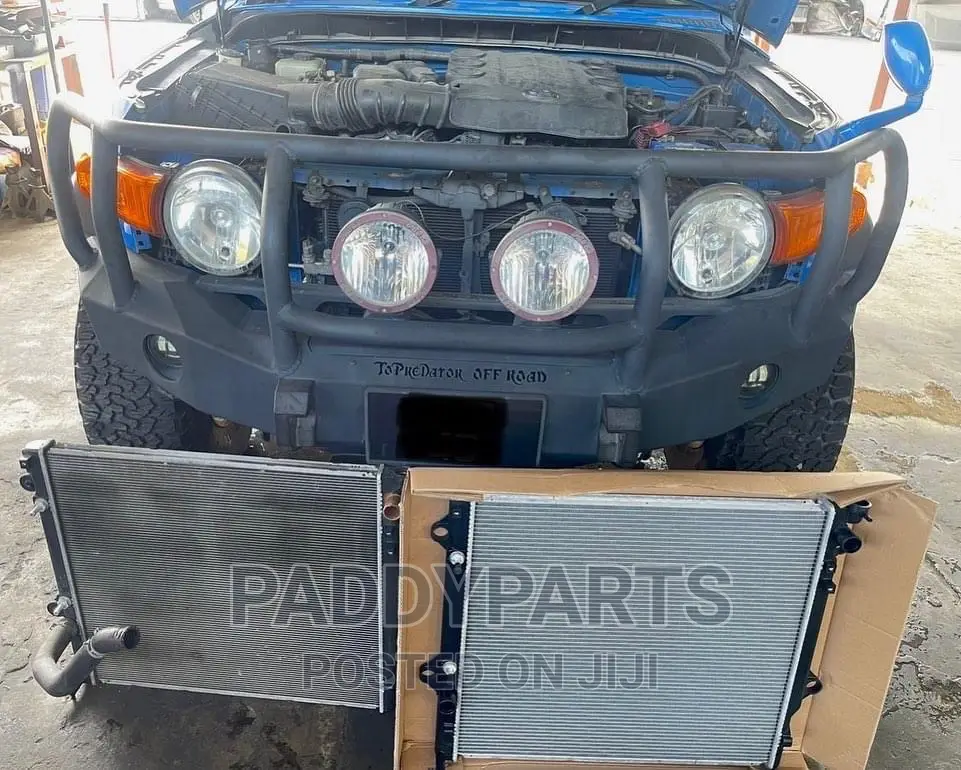 Toyota Fj Cruiser Radiator in Mushin Vehicle Parts & Accessories