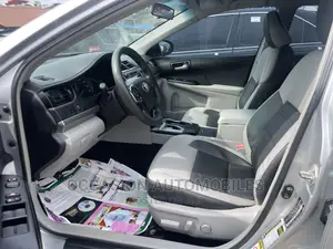 Toyota Camry LE 4dr Sedan (2.5L 4cyl 6A) 2012 Silver