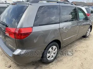 Toyota Sienna LE FWD (3.3L V6 5A) 2004 Gray