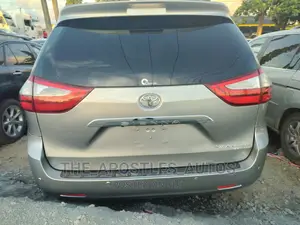 Toyota Sienna 2015 Gray