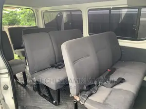 Toyota HiAce 2010 White