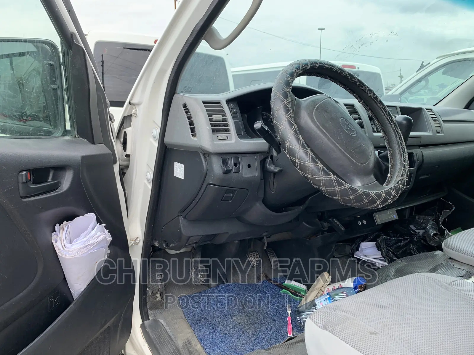Toyota HiAce 1996 Red