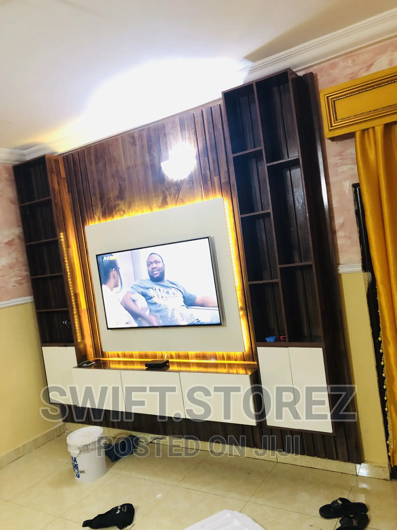 Swift Elegant Wall Panel
