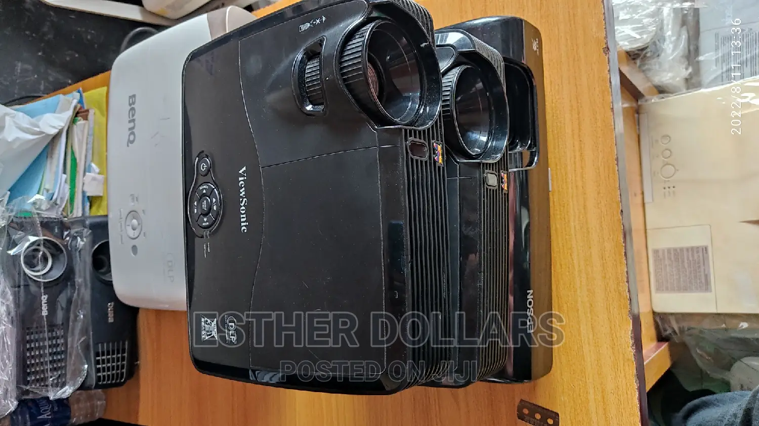 Quality Orange Projector With Authentic Clarity