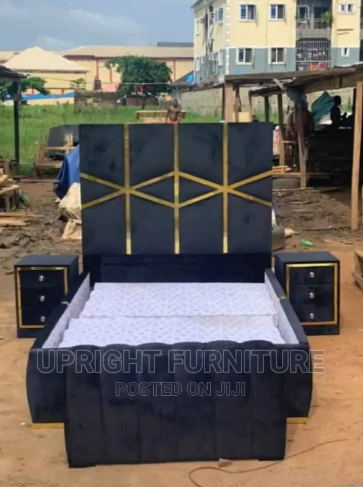 Padded Bedframe 41⁄2 By6 With Two Side Drawer Footrest