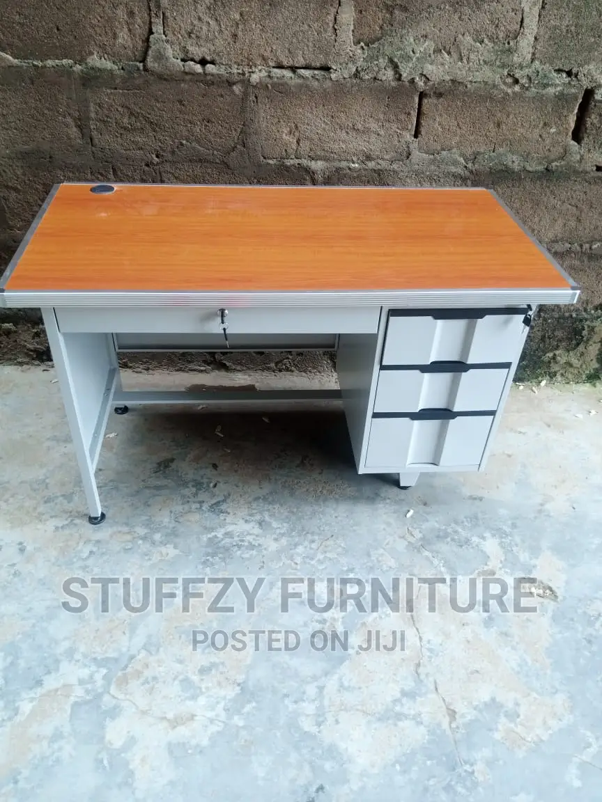 Metal 4feet Office Tables