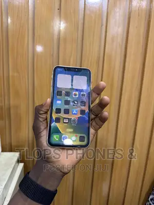 Photo - Apple iPhone 11 64 GB Purple