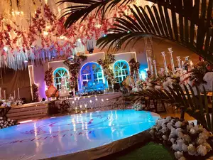 Classy White Wedding Decoration