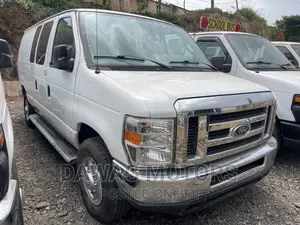 Photo - Ford E350 2013 White