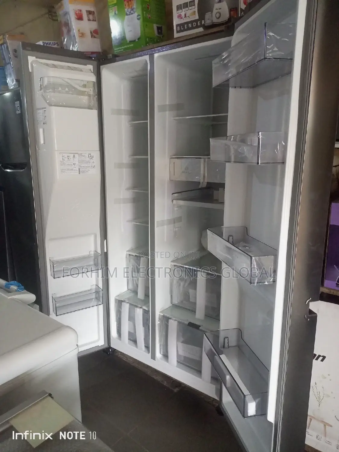 Hisense "Ice Maker" Refrigerator With Water Dispenser