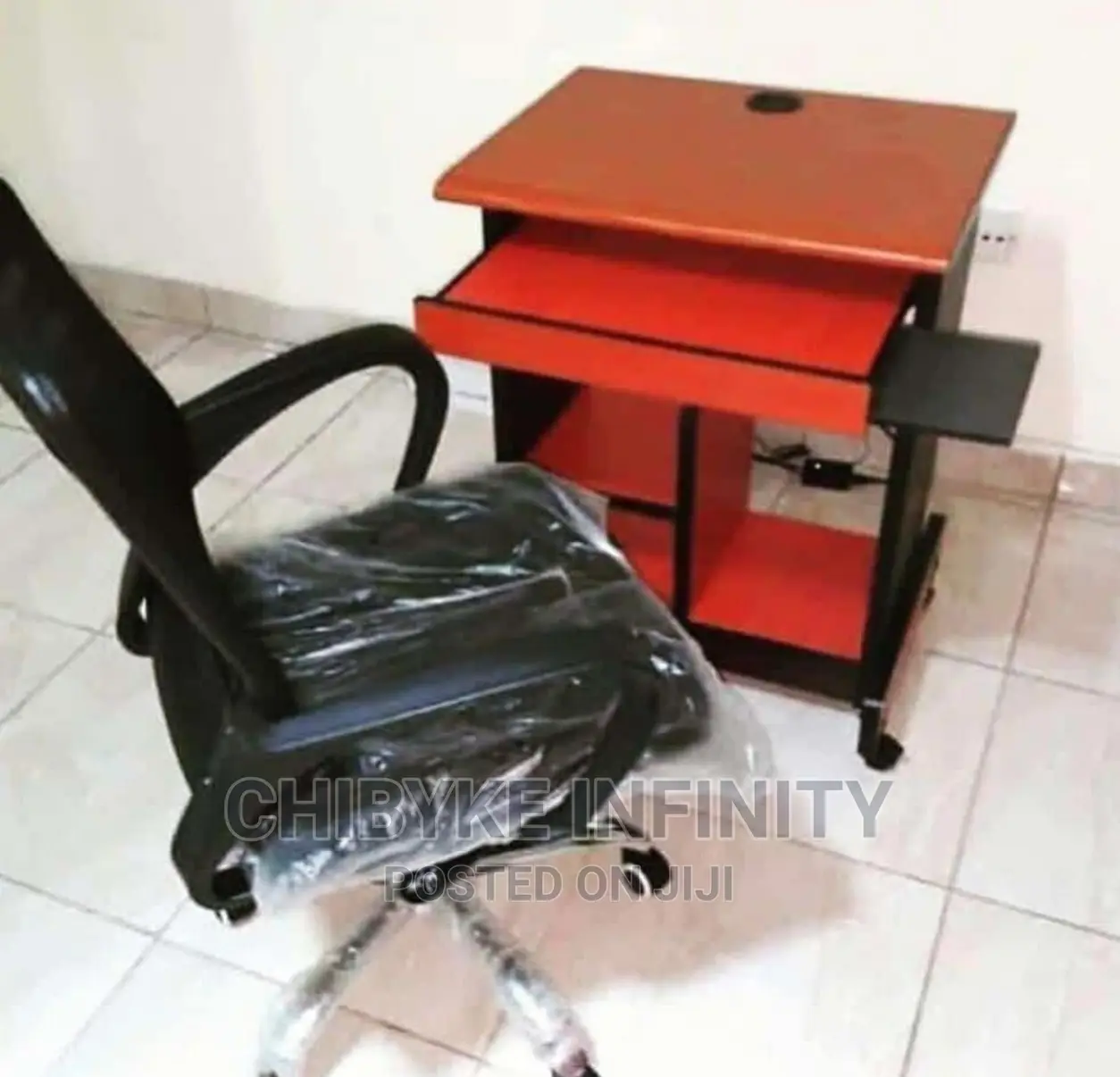Quality Turkish Office Chair And Desktop.