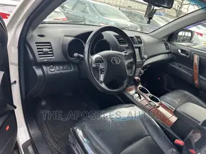 Toyota Highlander Limited 3.5L 2WD 2013 White