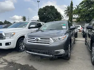 Toyota Highlander Limited 2012 Gray
