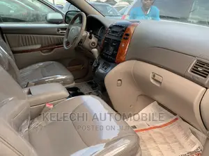 Toyota Sienna XLE 2005 Red