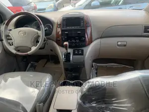 Toyota Sienna XLE AWD (3.3L V6 5A) 2004 Gold