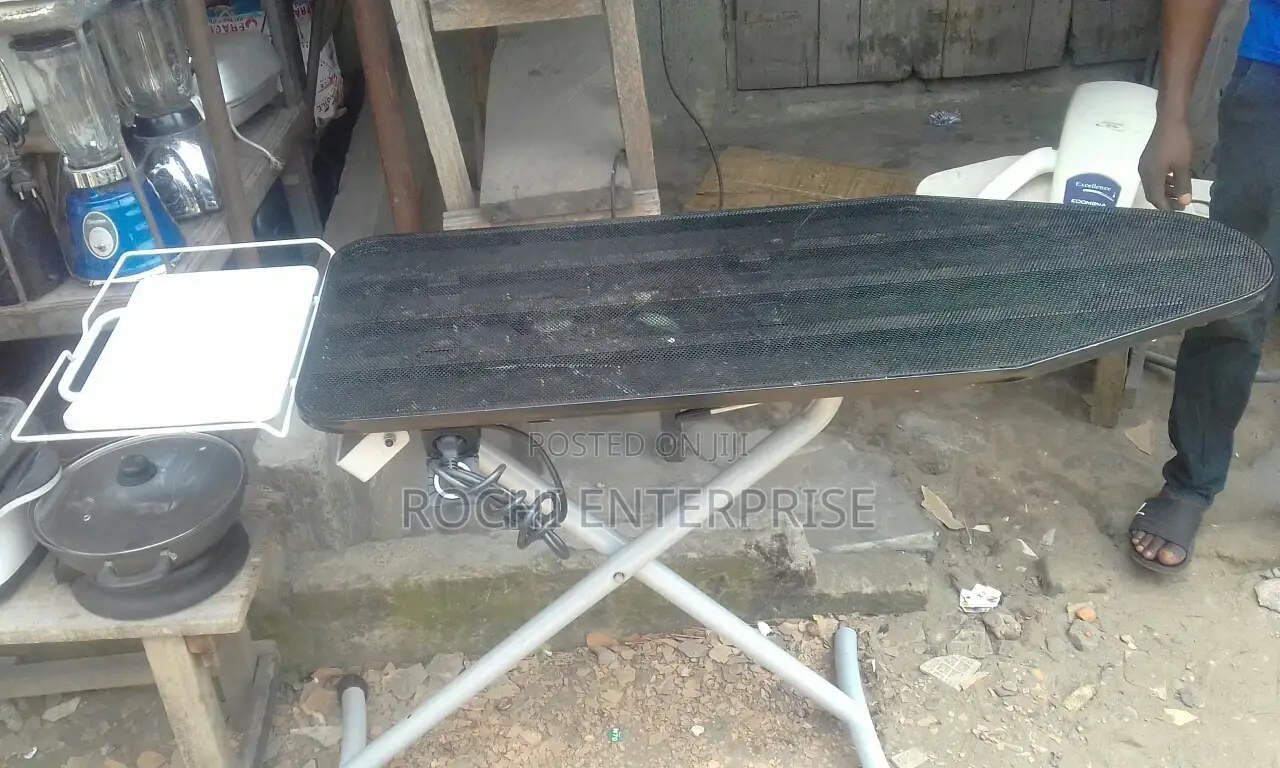 Big Ironing Table With Vacuum