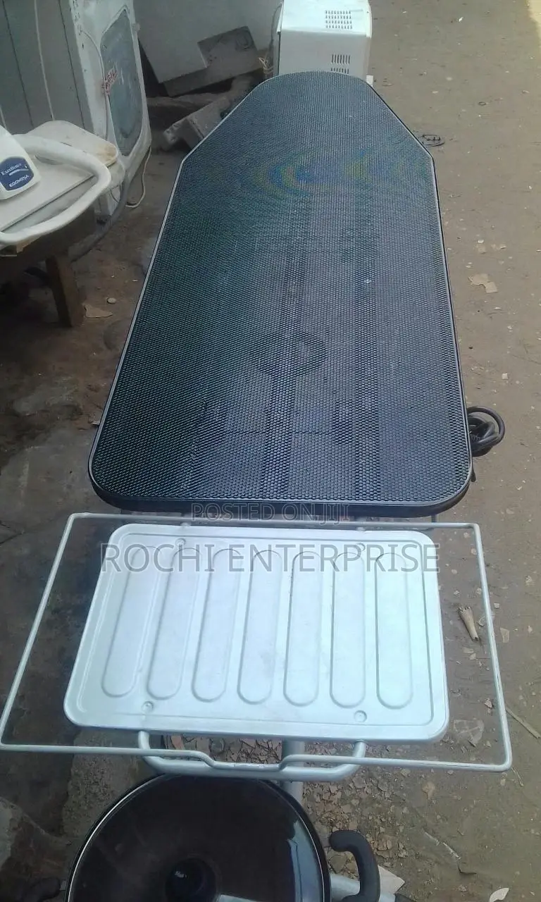 Big Ironing Table With Vacuum