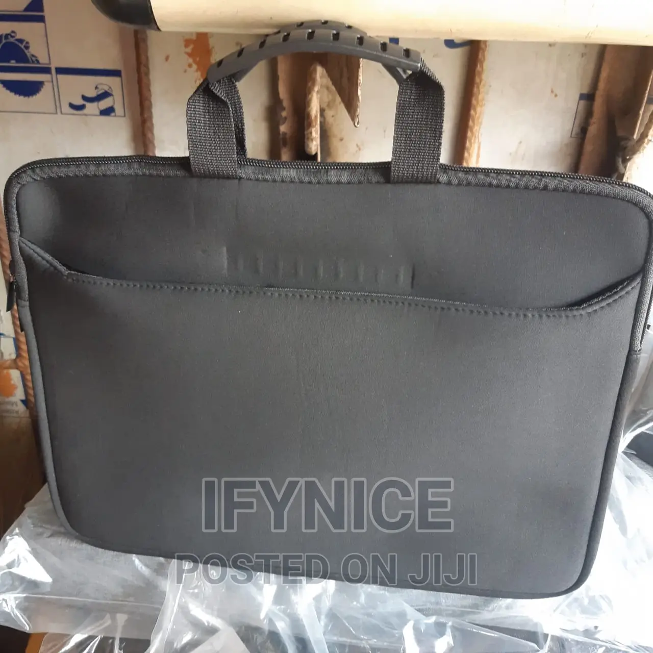 Both Handle and Non Handle Pouch Bag