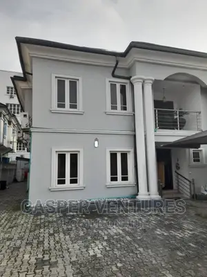 Mini Flat in Chevron for rent