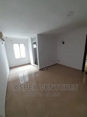 Photo - Mini Flat in Chevron for rent