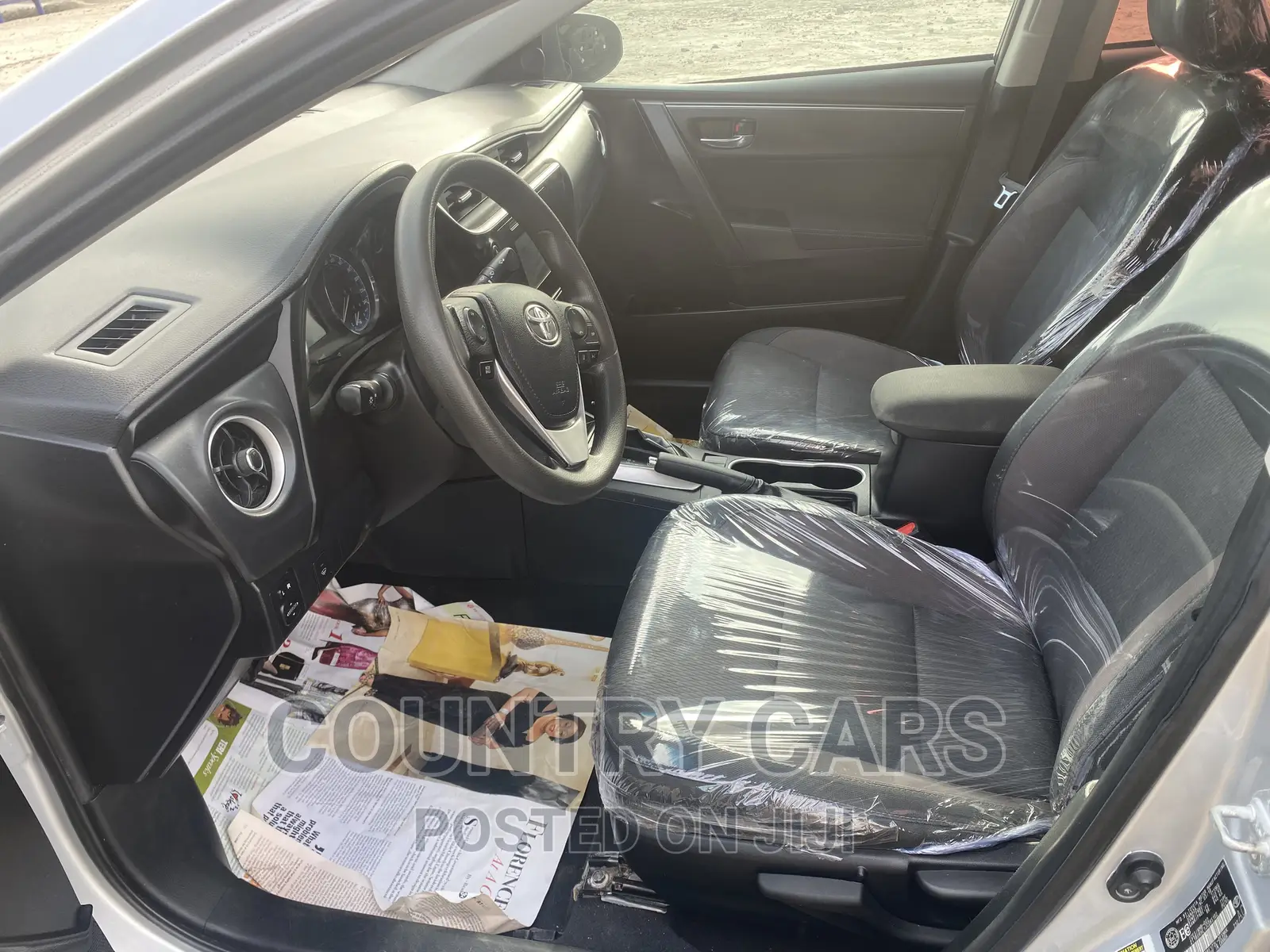 Toyota Corolla LE (1.8L 4cyl 2A) 2018 Silver