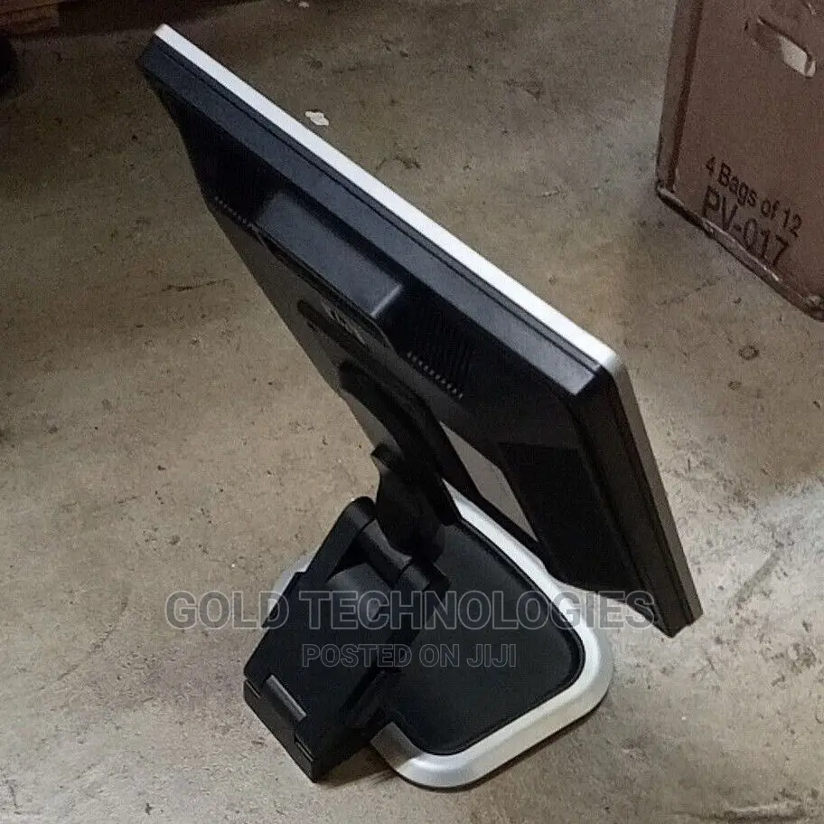Computer Monitor 17 Inch Vga Hd Display Screen