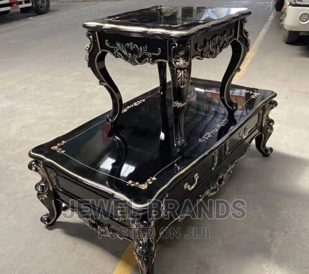 Center Table With 2 Side Stools