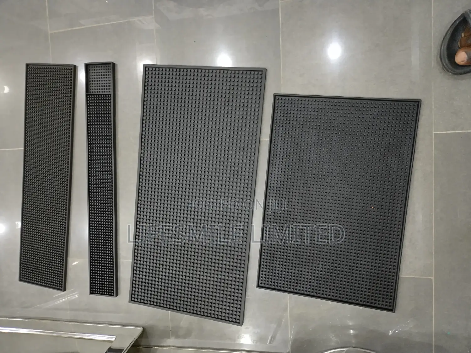 Black Bar Mat