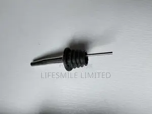 Whisk (Wine) Pouring