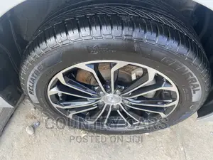 Toyota Corolla LE 2021 Silver