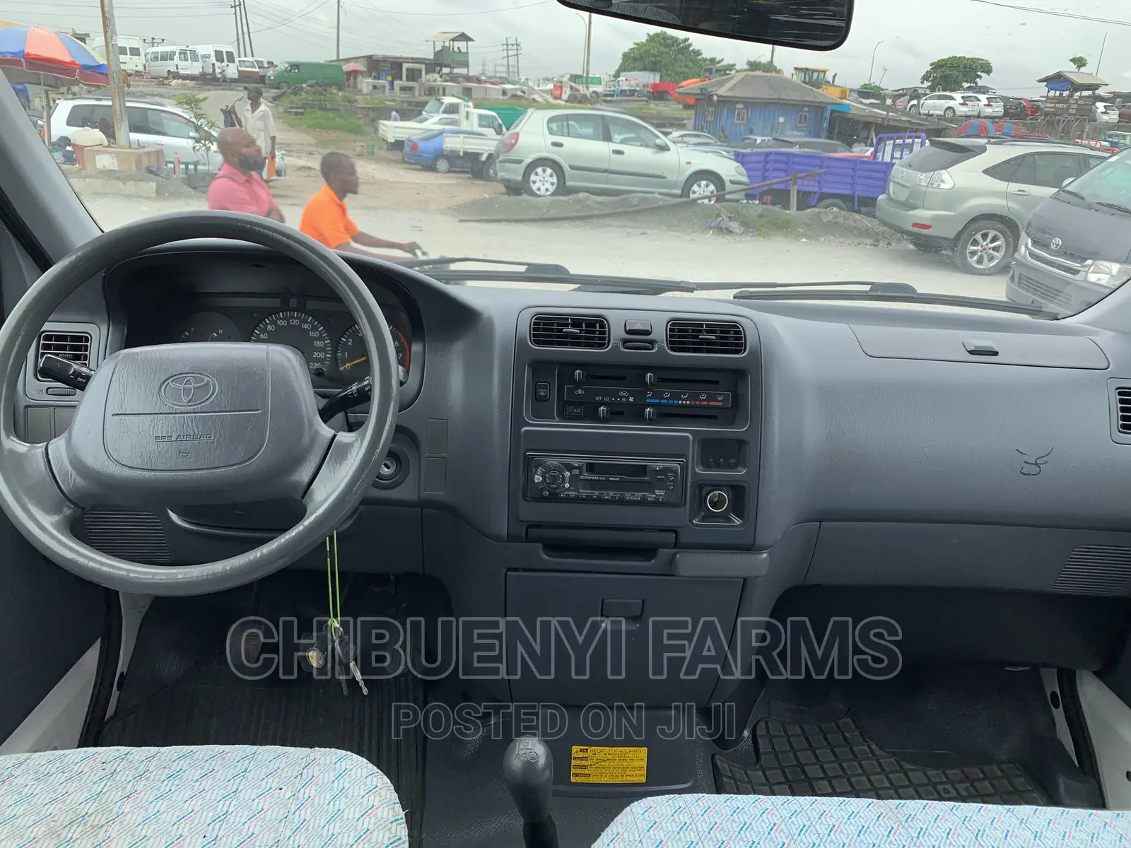Toyota HiAce 2002 Gold