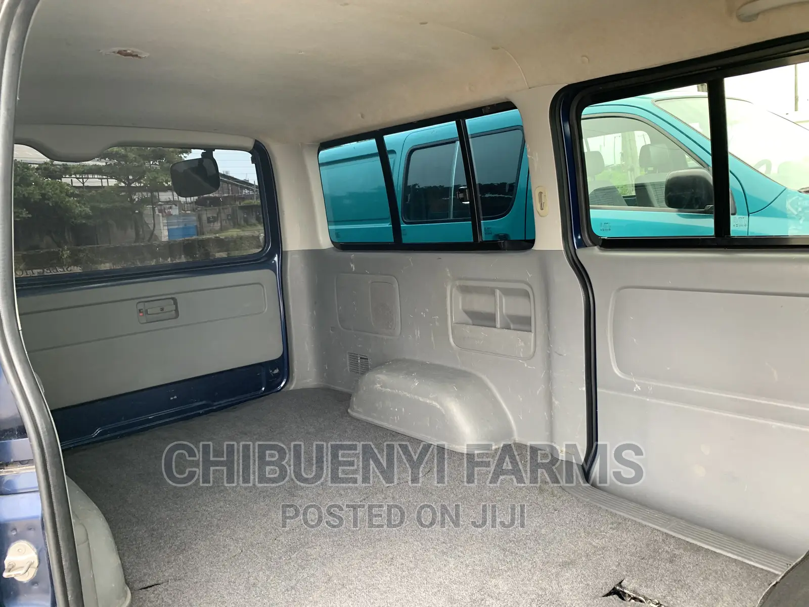 Toyota HiAce 2010 Blue