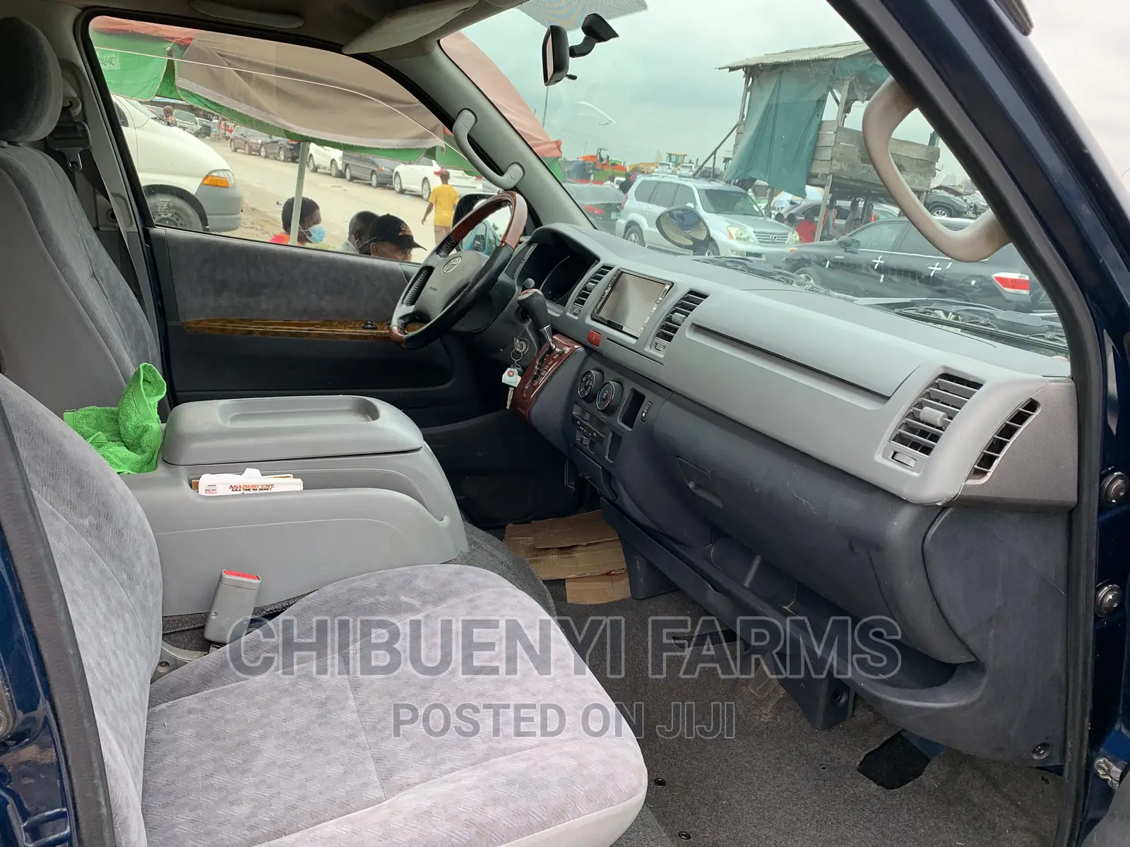 Toyota HiAce 2010 Blue