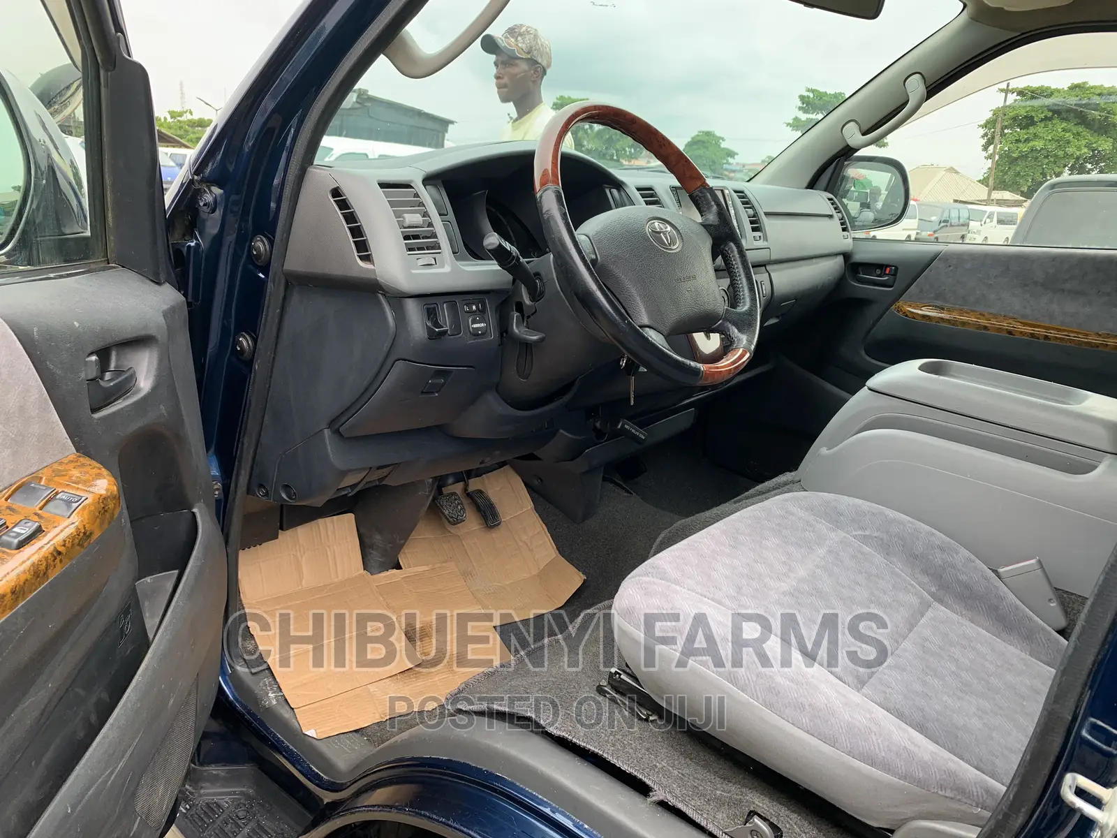 Toyota HiAce 2010 Blue