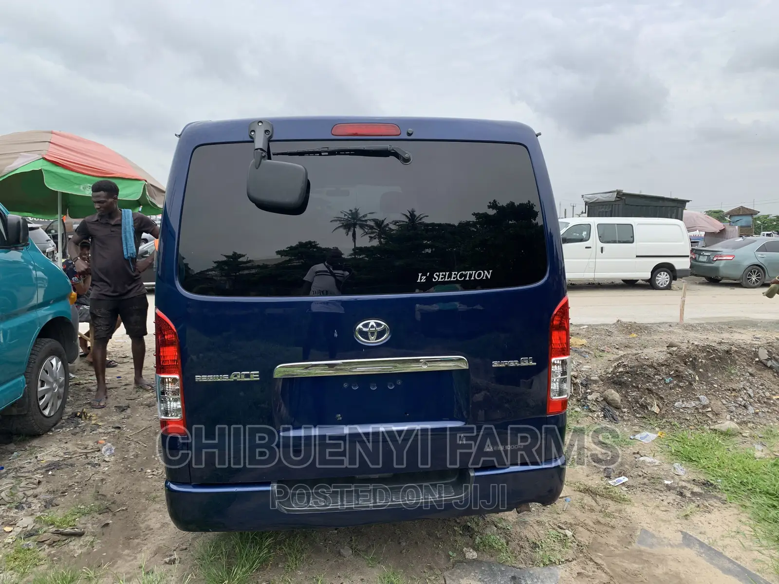 Toyota HiAce 2010 Blue