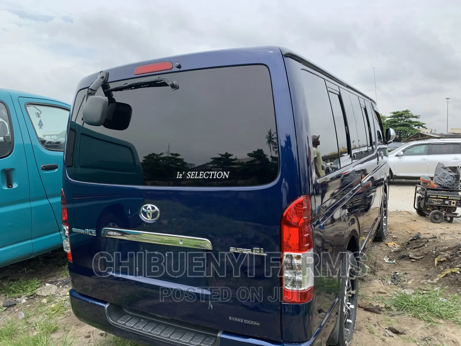 Toyota HiAce 2010 Blue