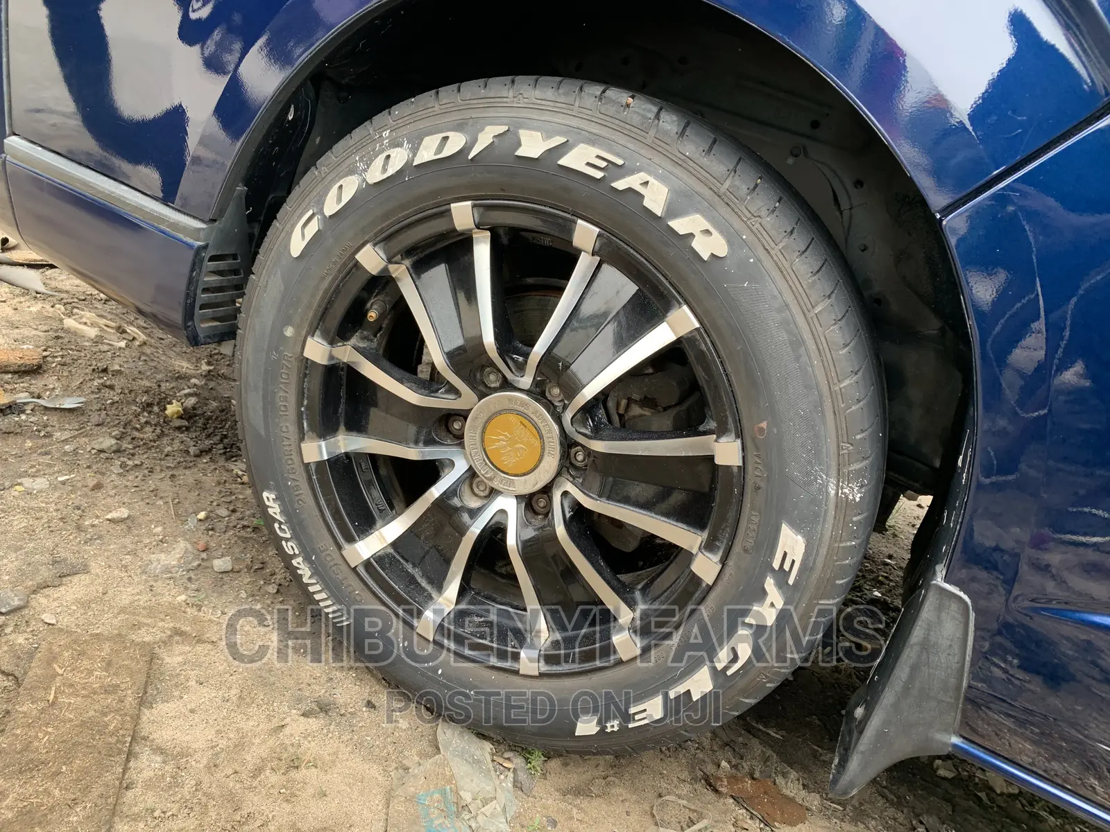Toyota HiAce 2010 Blue