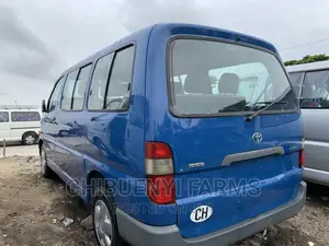 Toyota HiAce 2002 Blue