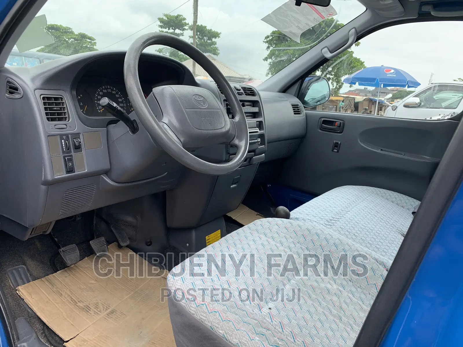 Toyota HiAce 2002 Blue