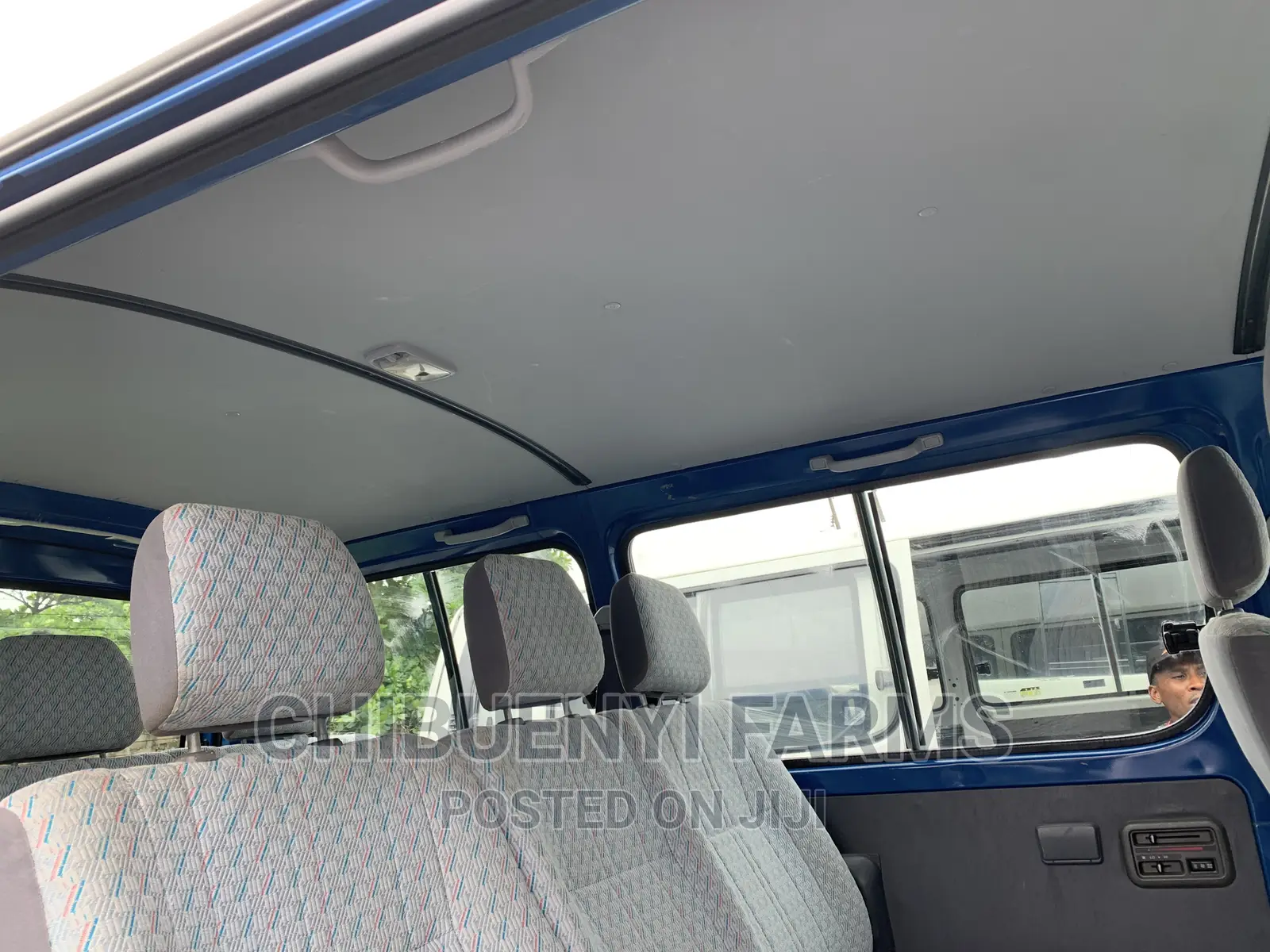 Toyota HiAce 2002 Blue