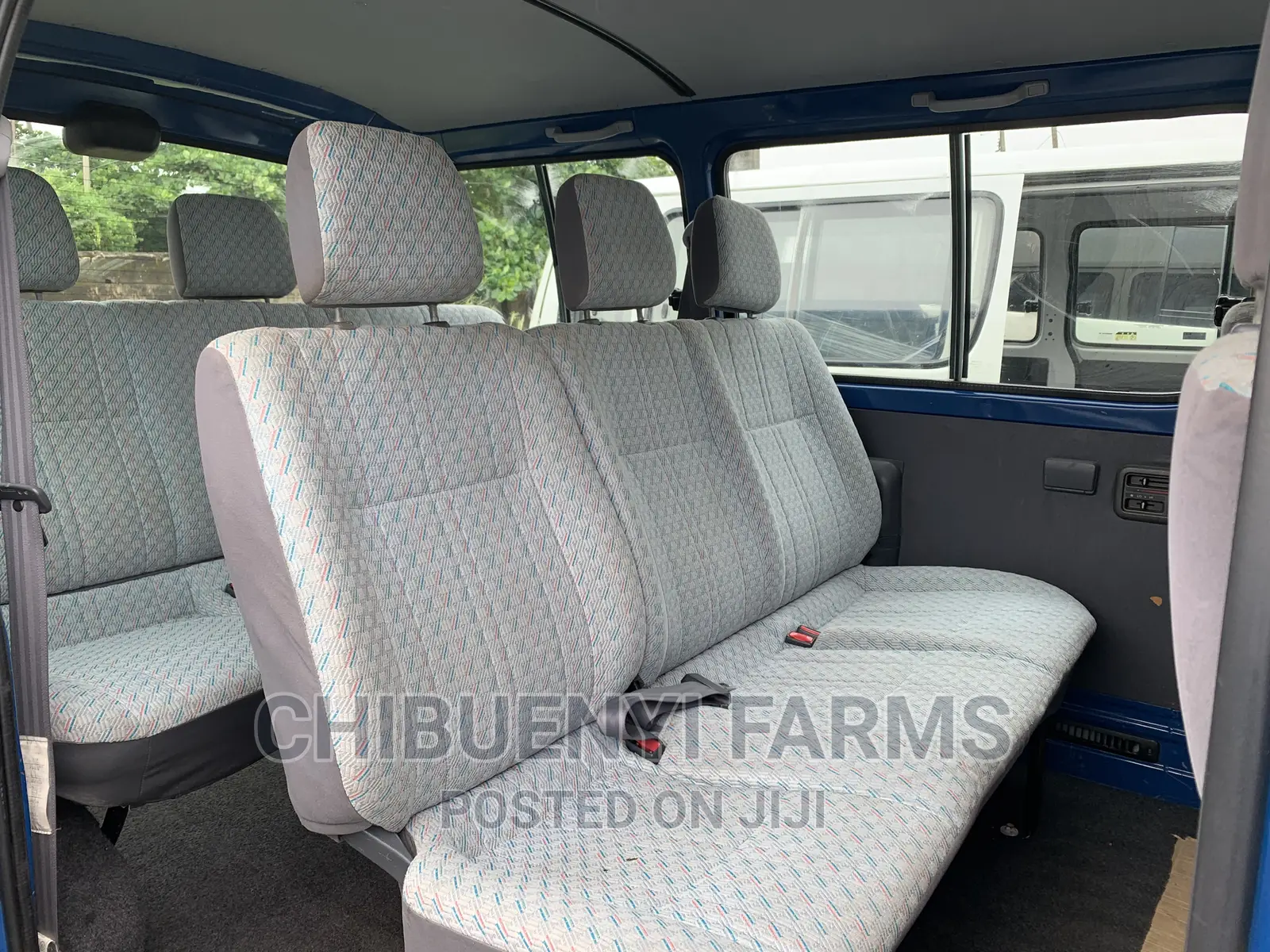 Toyota HiAce 2002 Blue