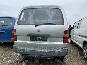 Toyota HiAce 2001 Grey