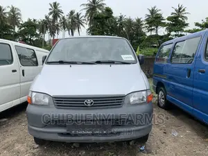 Toyota HiAce 2001 Grey