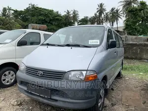 Toyota HiAce 2001 Grey