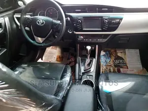Toyota Corolla 2015 Black